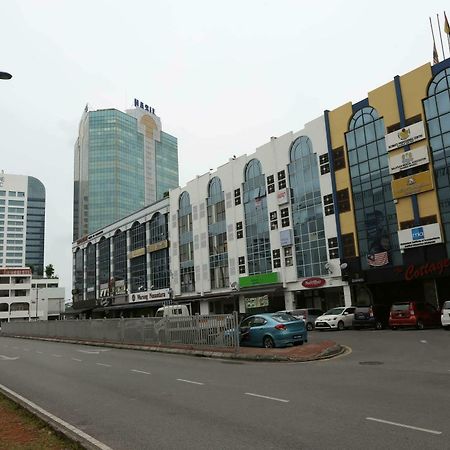 Noisy Room Kuching Extérieur photo
