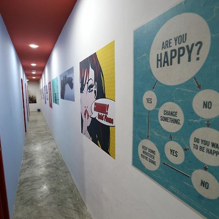 Noisy Room Kuching Extérieur photo