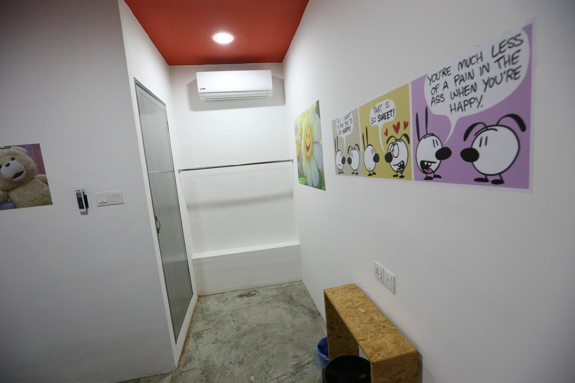 Noisy Room Kuching Extérieur photo