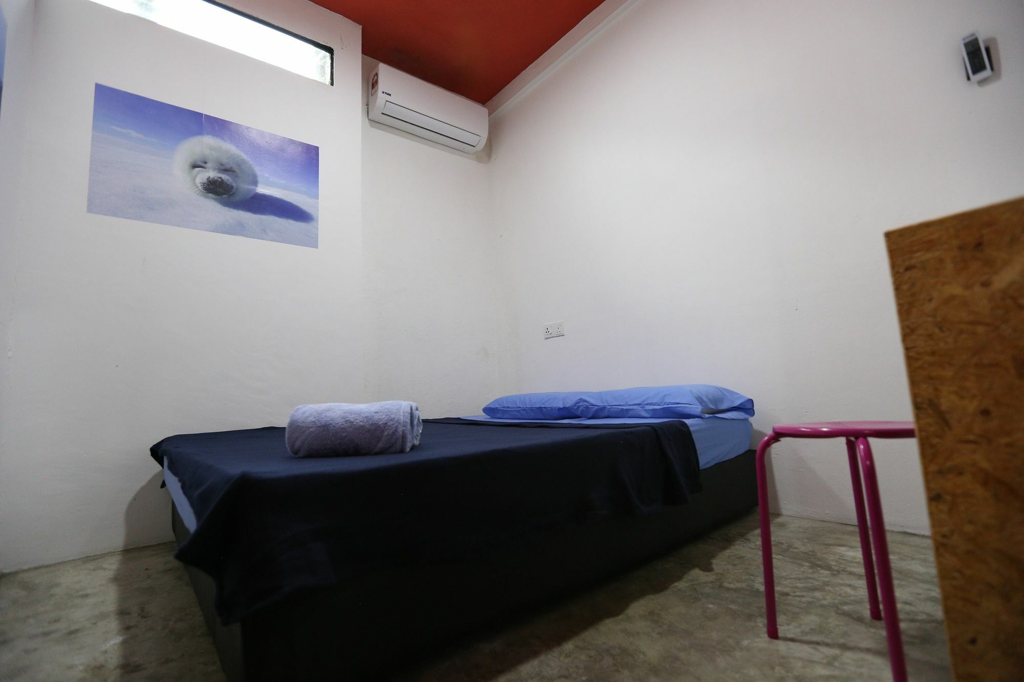 Noisy Room Kuching Extérieur photo