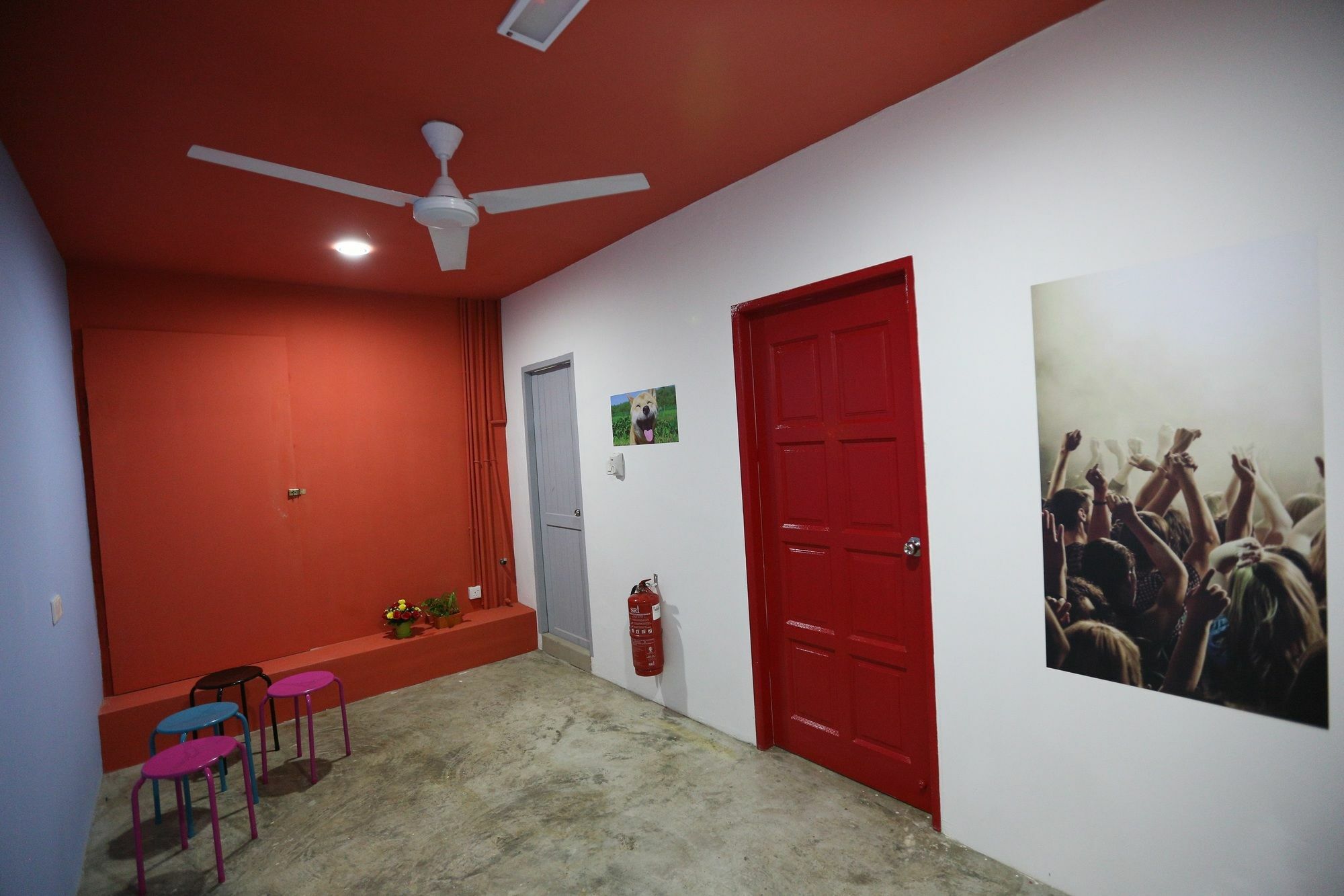 Noisy Room Kuching Extérieur photo